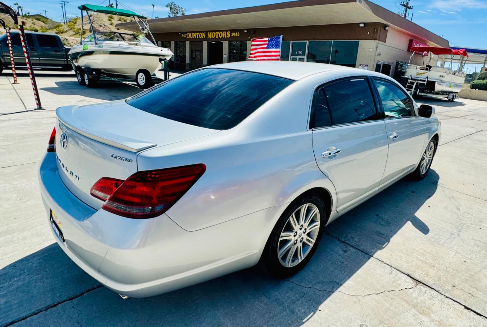 2008 Silver /Toyota Toyota Avalon limited , located at 2190 Hwy 95, Bullhead City, AZ, 86442, (928) 704-0060, 0.000000, 0.000000 - 2008 Toyota Avalon Limited. leather loaded, completely serviced. Free Carfax,Free warranty. In house financing available. - Photo#4